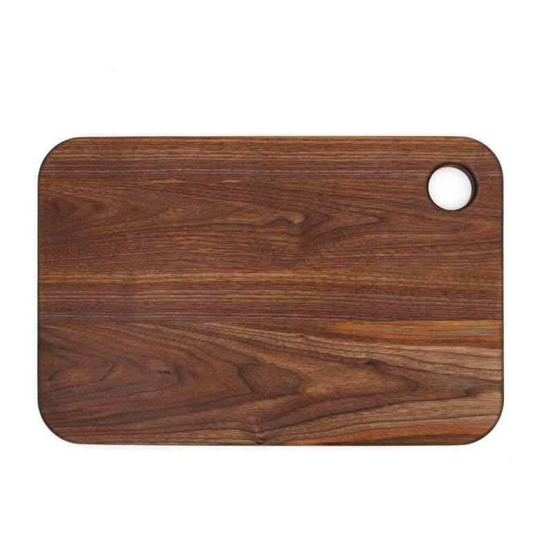 Thumb-Hole Cutting Board