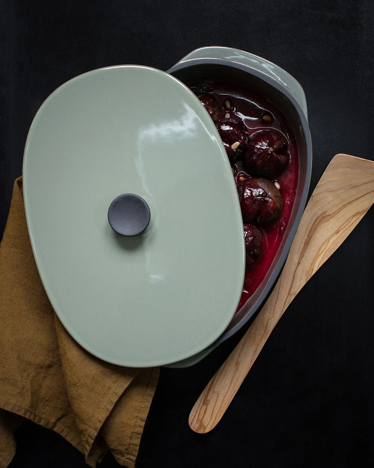 Revol CARACTERE CULINAIRE RECT DISH WITH LID 19X13 Cardamom SKU: '655270