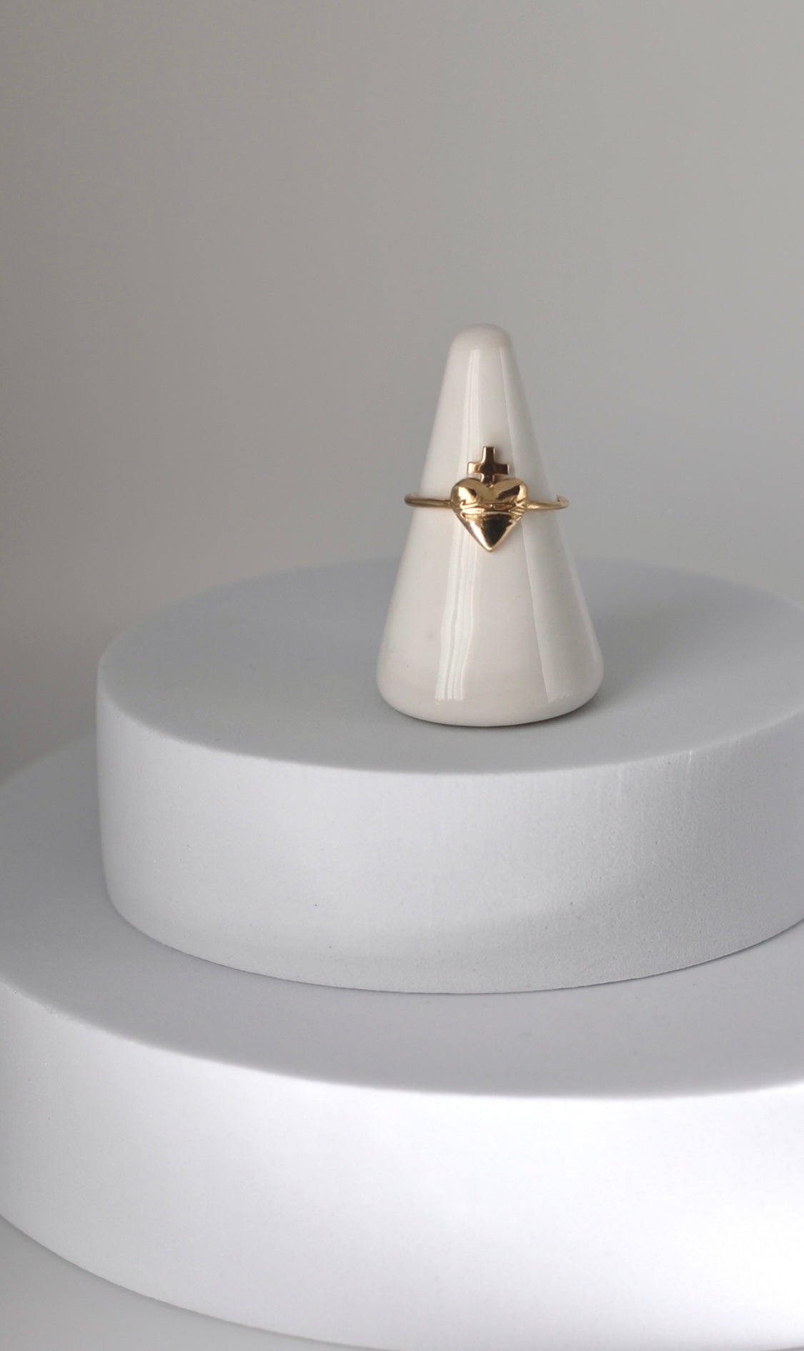 Sacred Heart Ring in 14k Gold