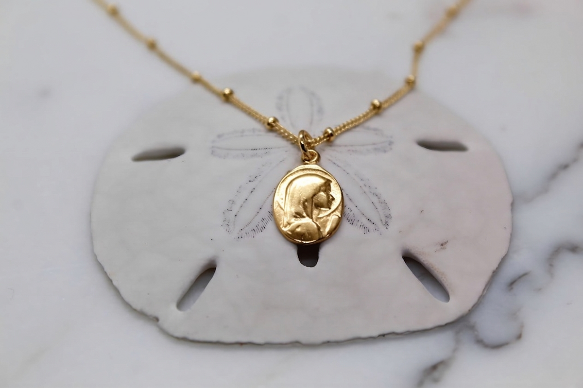 Mary Oval Necklace