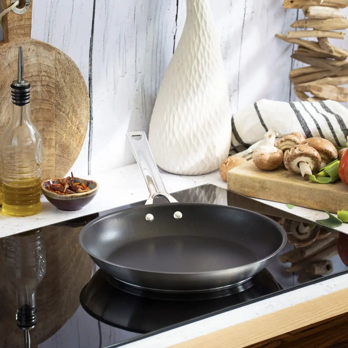 CRISTEL® 2 non-stick Frying pans Set