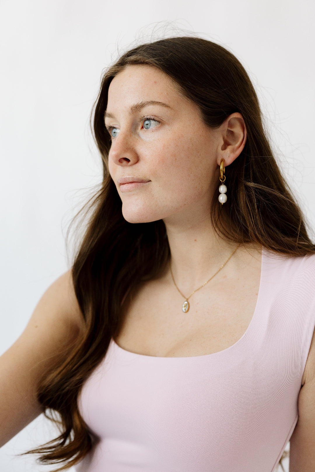Laura Pearl Gold Hoops