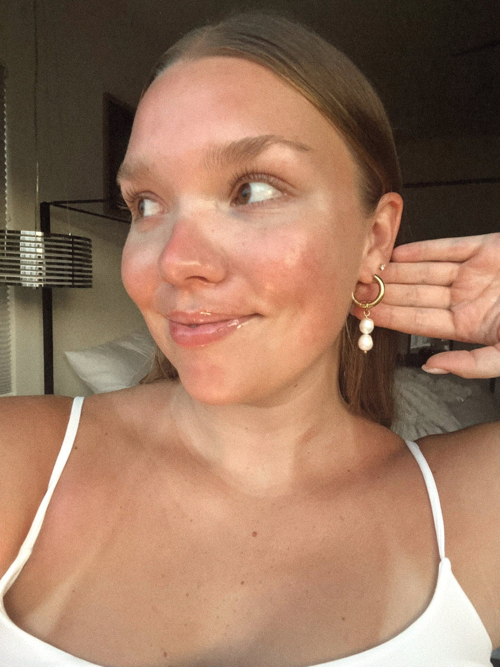 Laura Pearl Gold Hoops